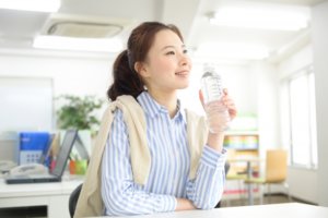 一日に必要な水分量は？カラダの６０％は水でできている。